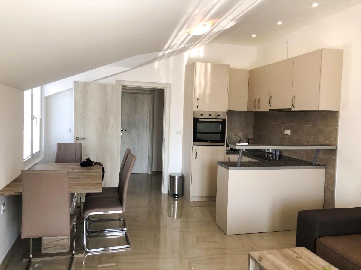 Viktor Apartment Herceg Novi Bagian luar foto