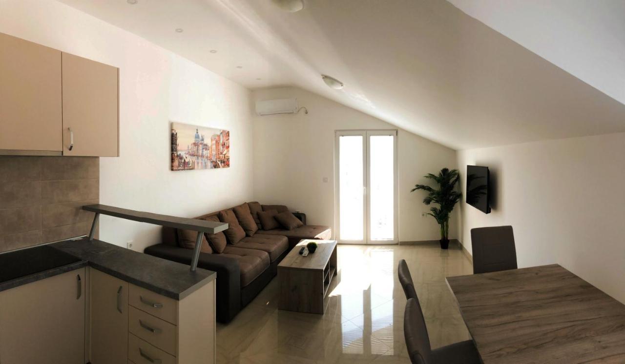 Viktor Apartment Herceg Novi Bagian luar foto