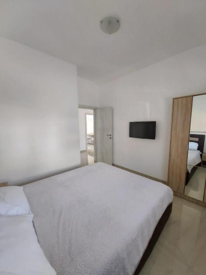Viktor Apartment Herceg Novi Bagian luar foto